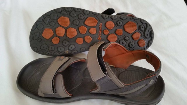 mens walking sandals australia